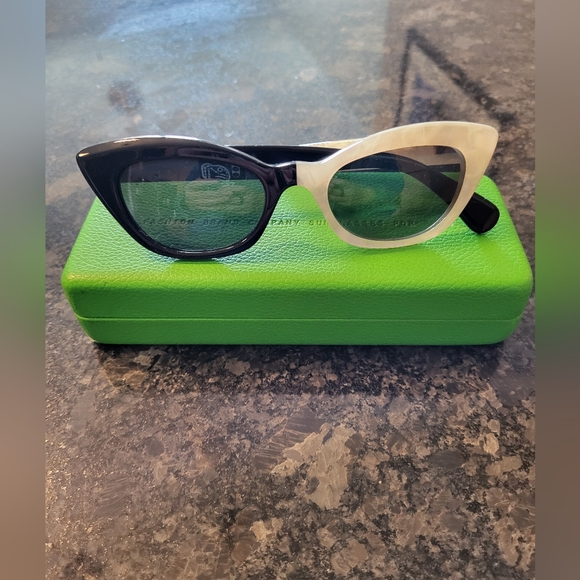 Fashion Brand Company 2-Tone Sunglasses - Picture 2 of 2